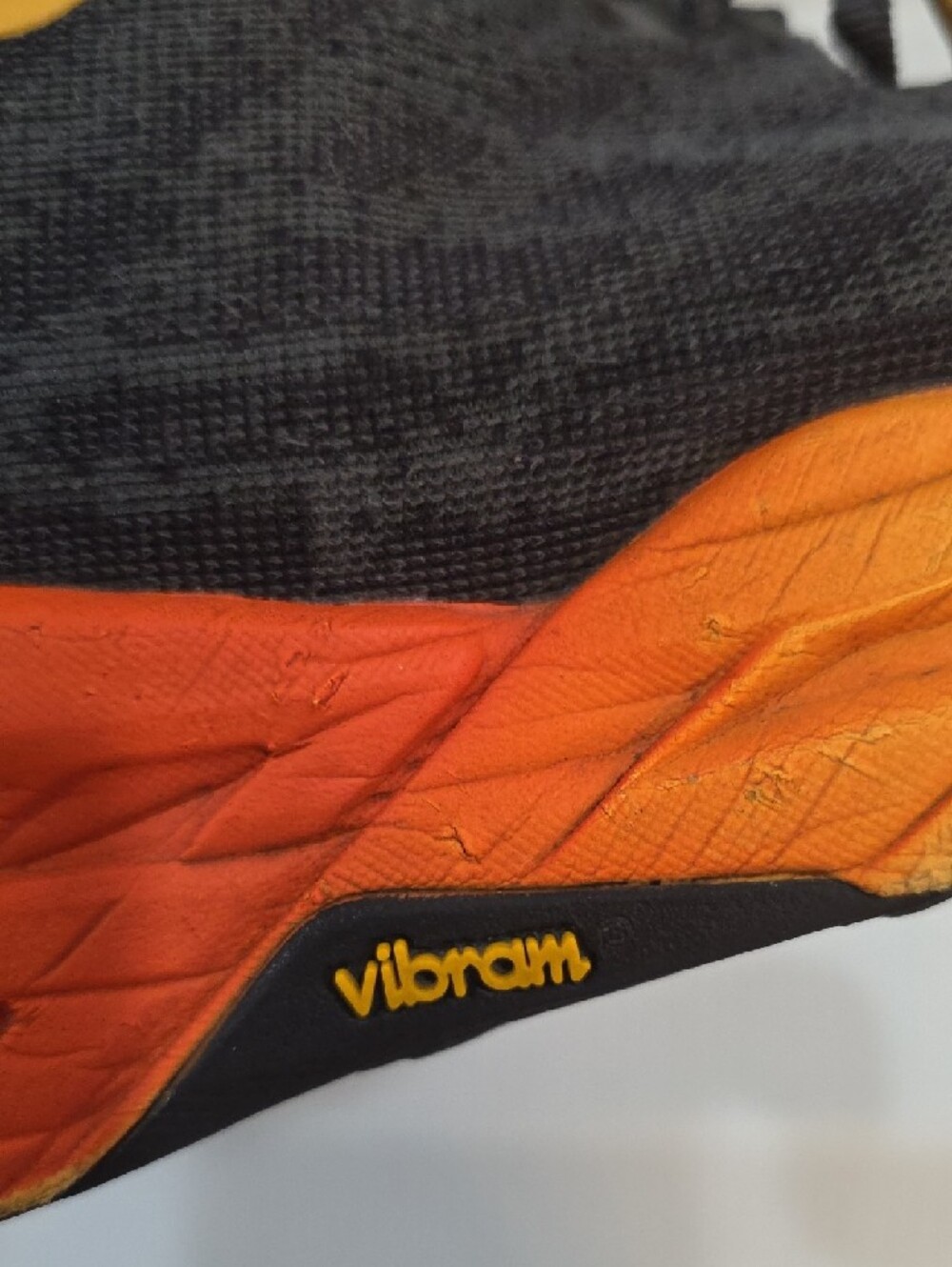 Hoka SpeedGoat 5 Men's Dark Gray Running Shoes with Orange and Yellow Size 10.5 - Picture 11 of 11
